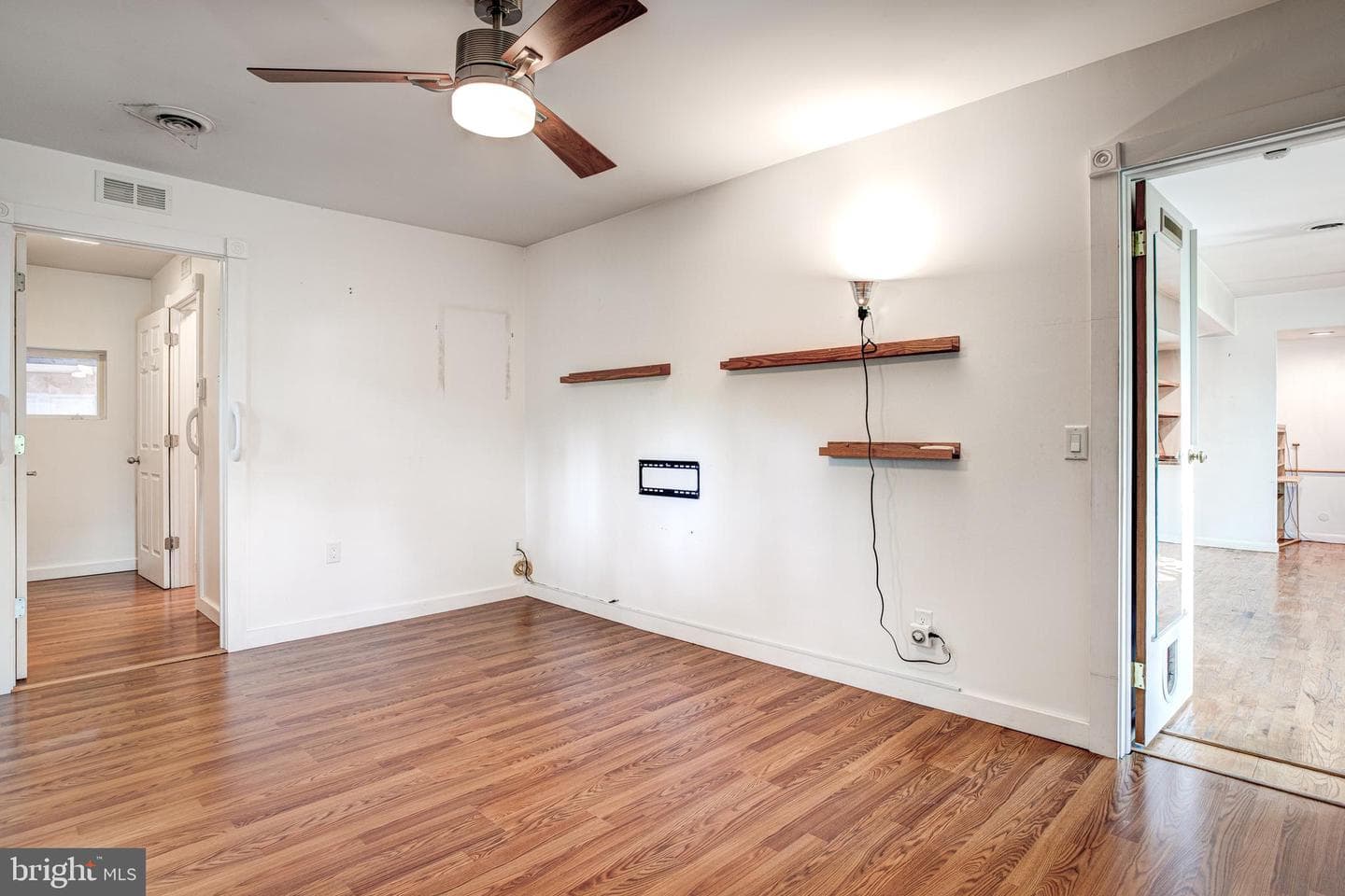 242 W Whitehall Road photo 13