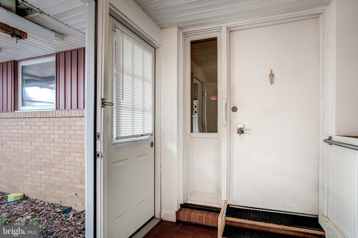 242 W Whitehall Road photo 6