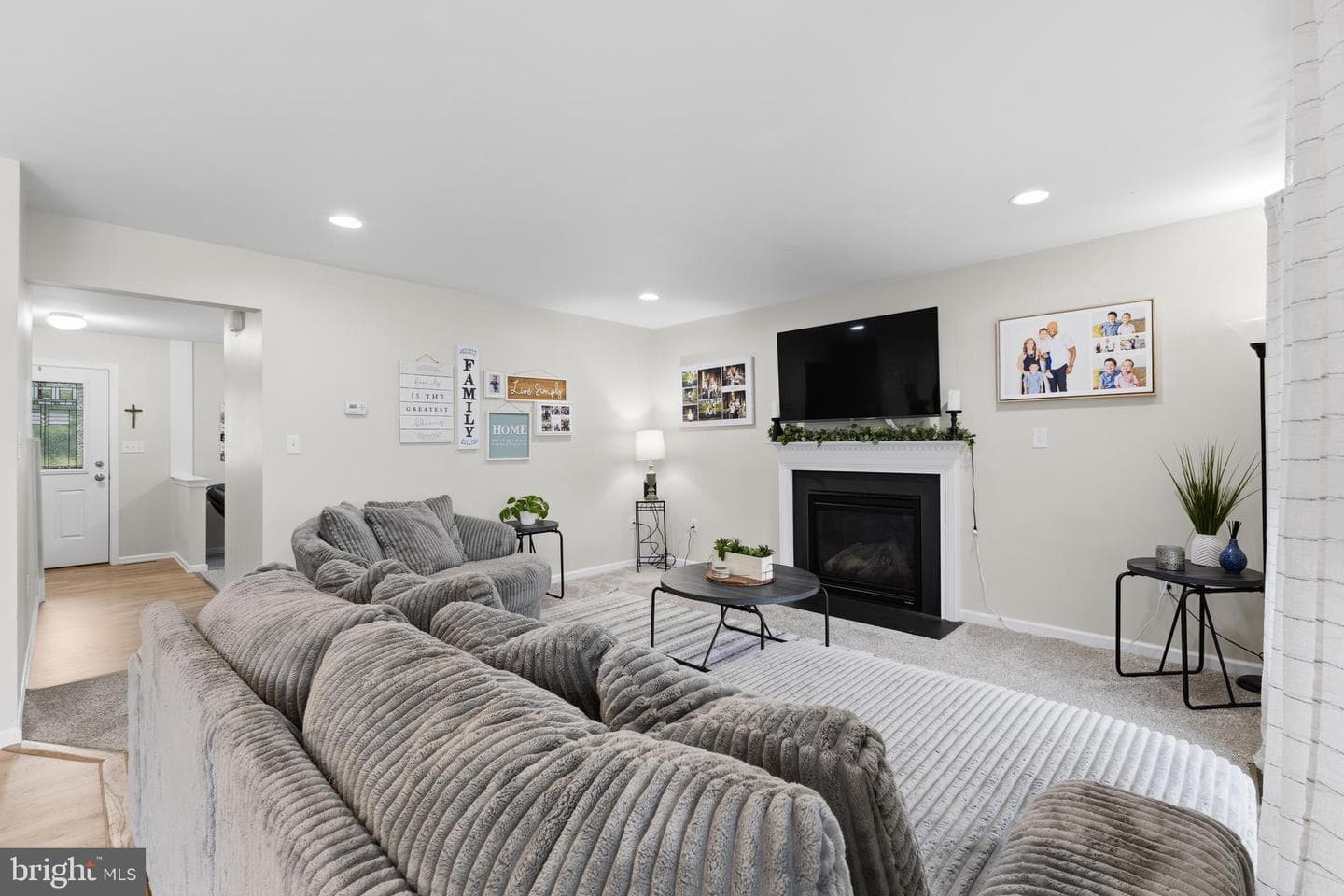 140 Exeter Lane photo 10