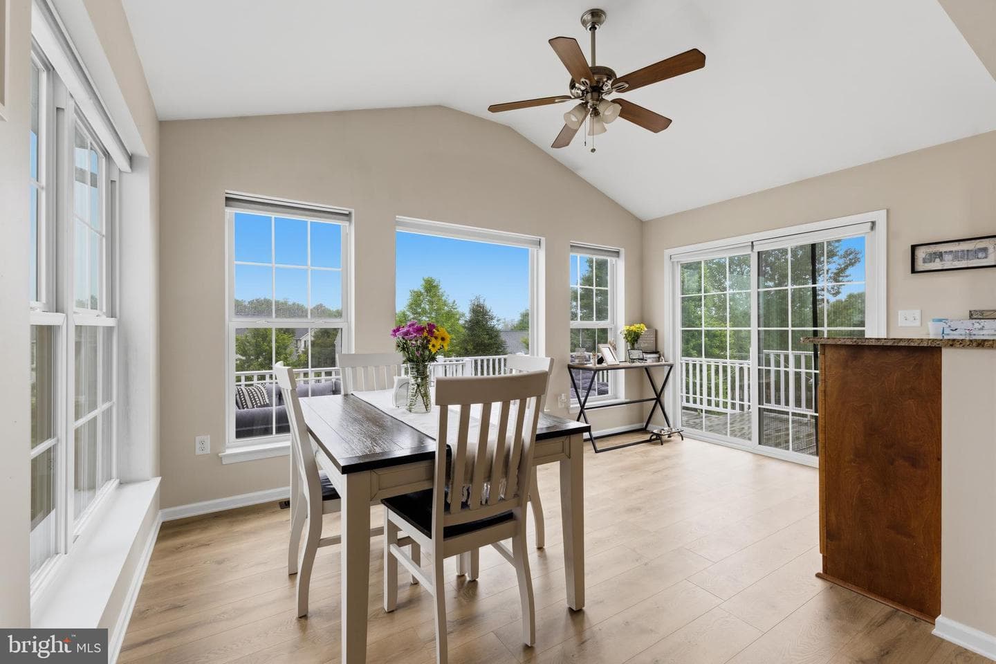 140 Exeter Lane photo 18