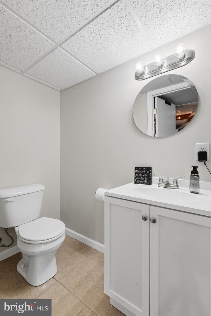 140 Exeter Lane photo 37