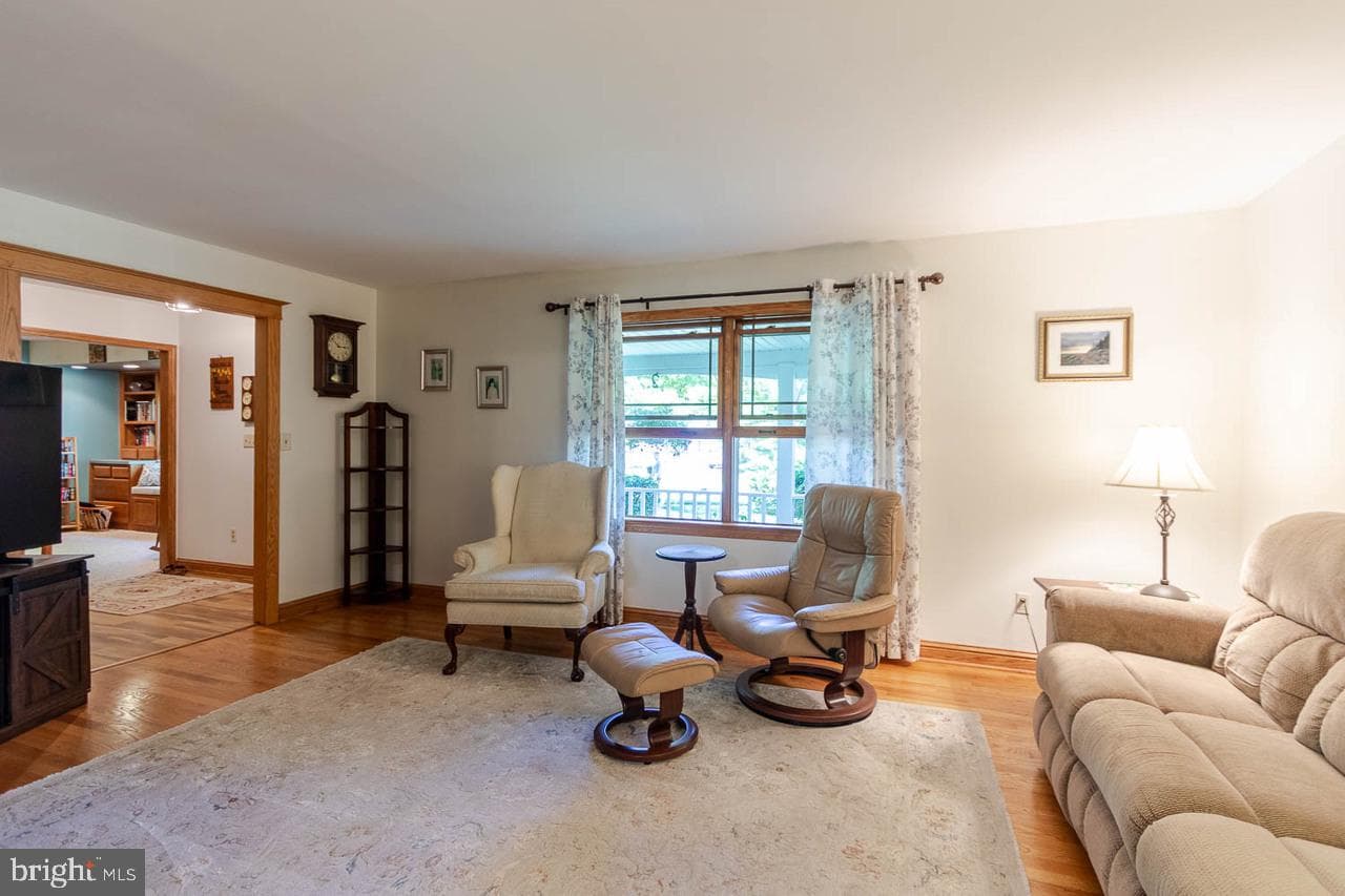 1000 Saxton Drive photo 12