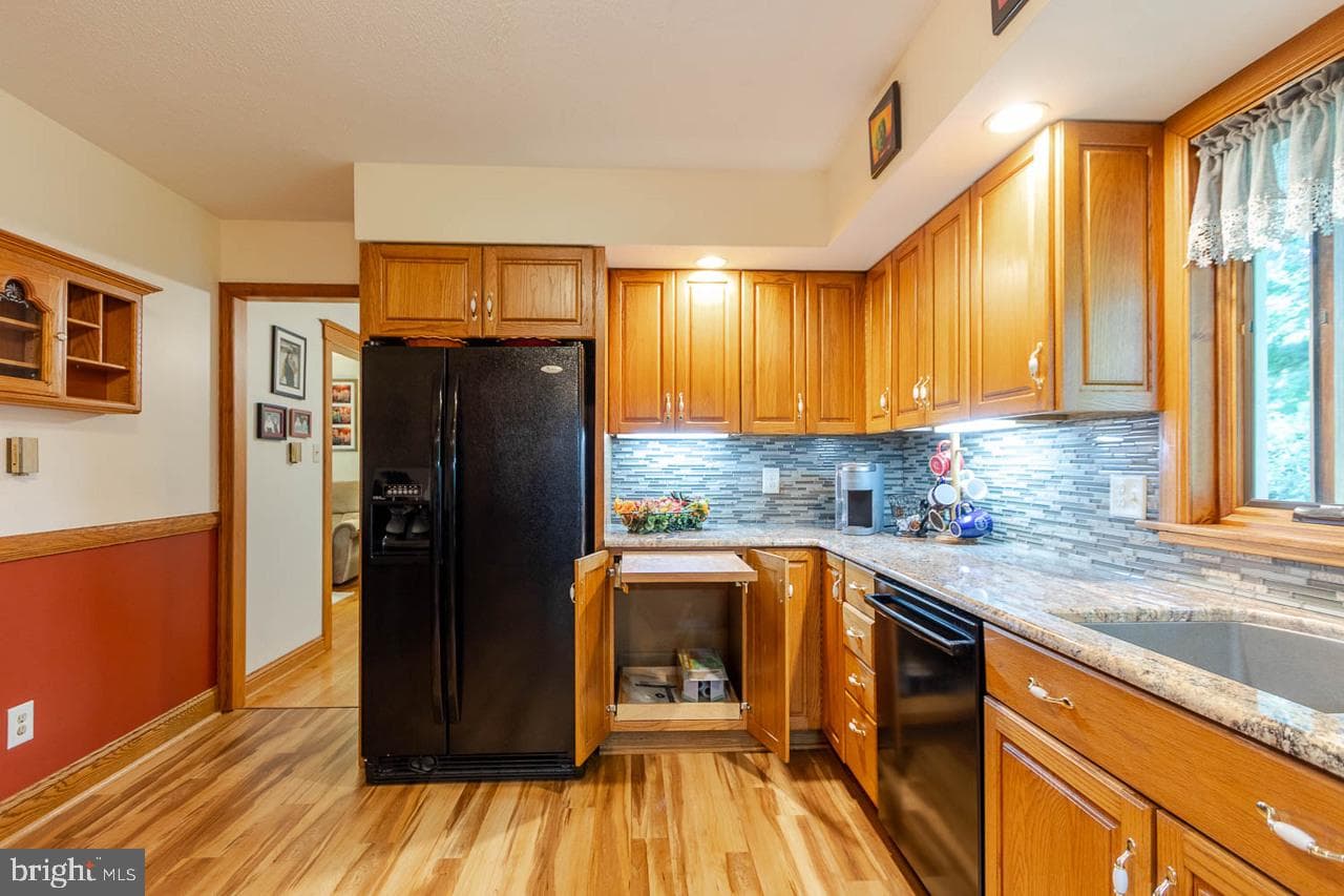 1000 Saxton Drive photo 20