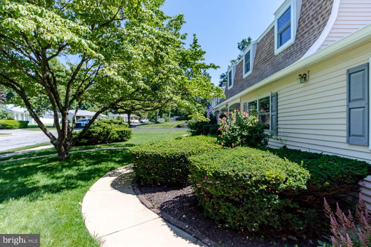 1000 Saxton Drive photo 6