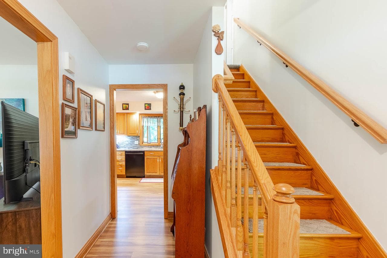 1000 Saxton Drive photo 9