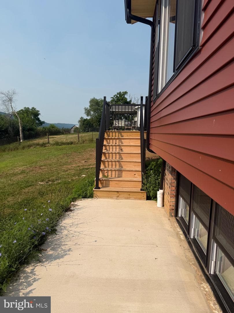 112 Buttonwood Lane photo 4
