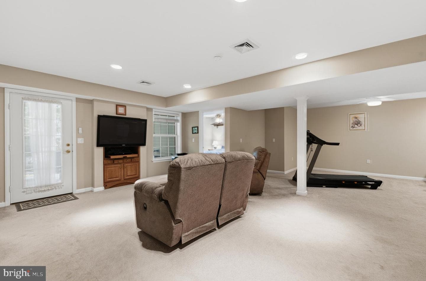 1632 Bristol Avenue #803 photo 39