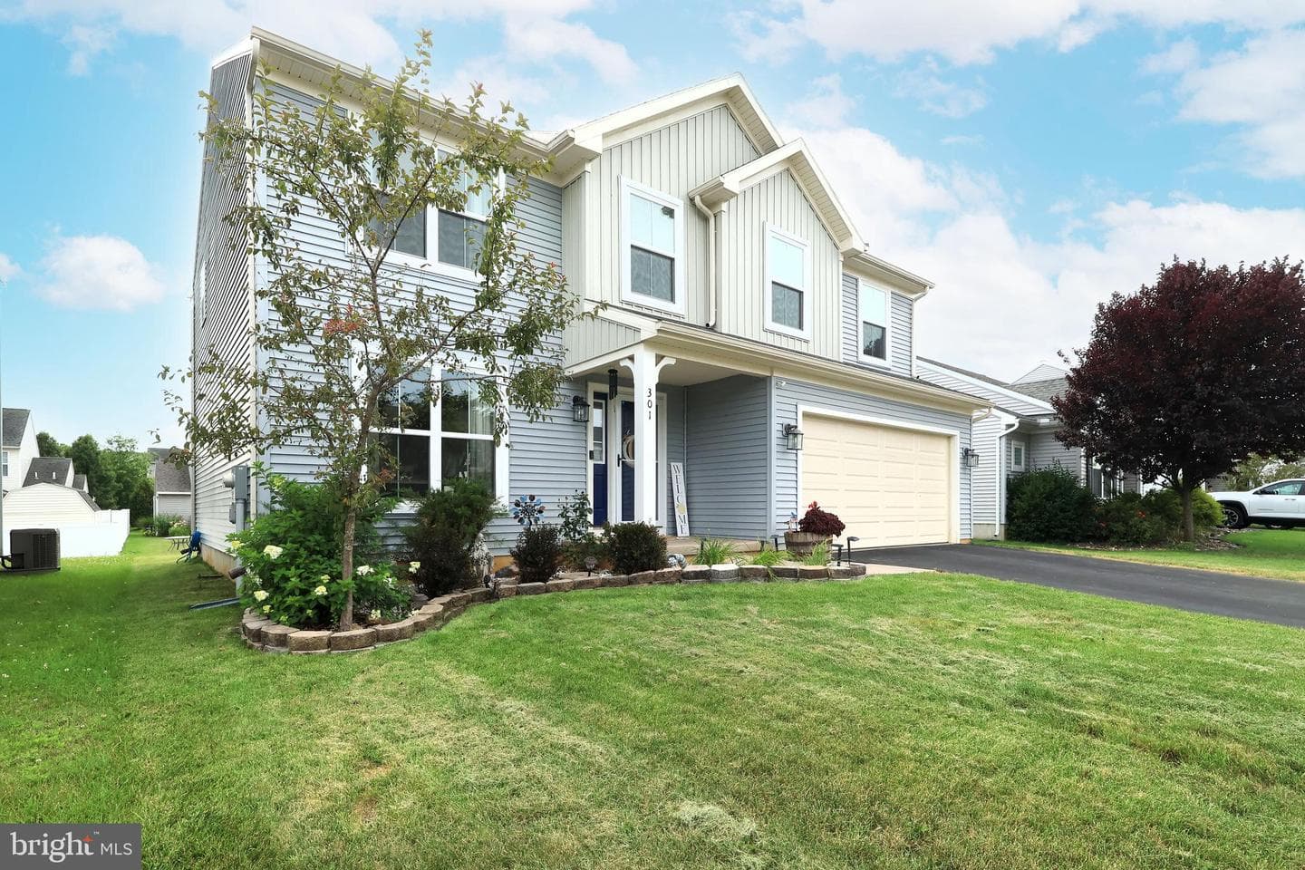 301 Amberleigh Lane photo 2