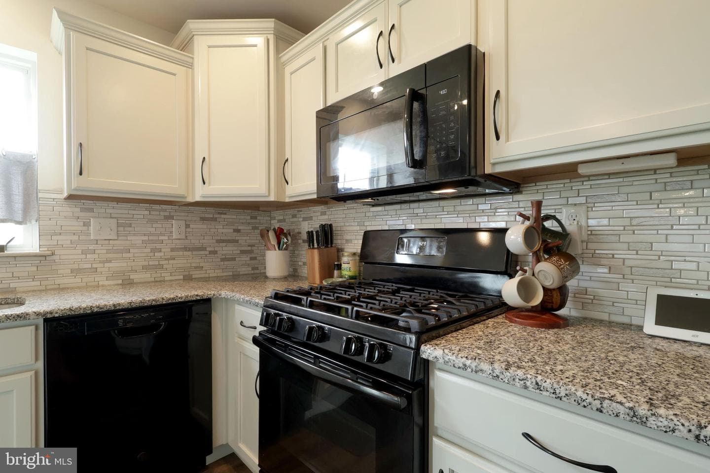 301 Amberleigh Lane photo 24