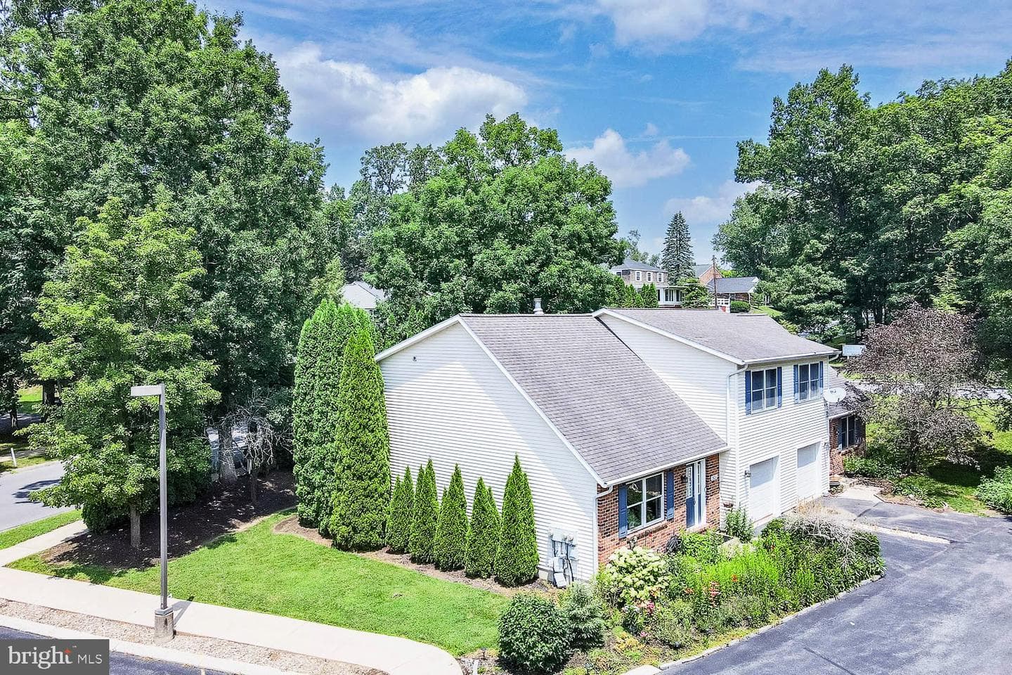 301 Amblewood Way, State College