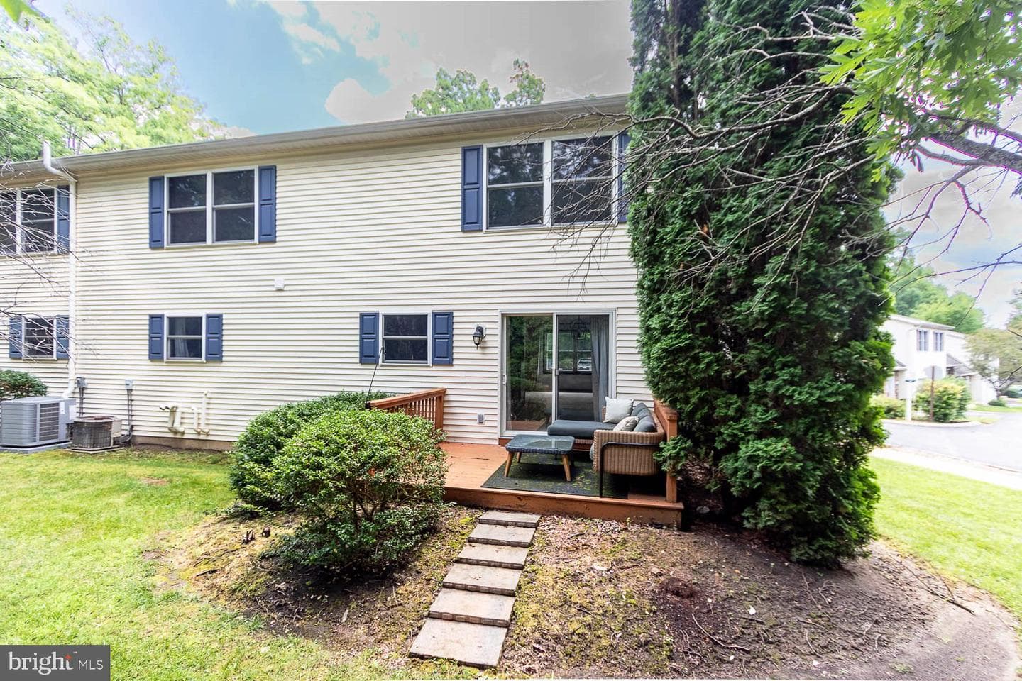 301 Amblewood Way photo 32