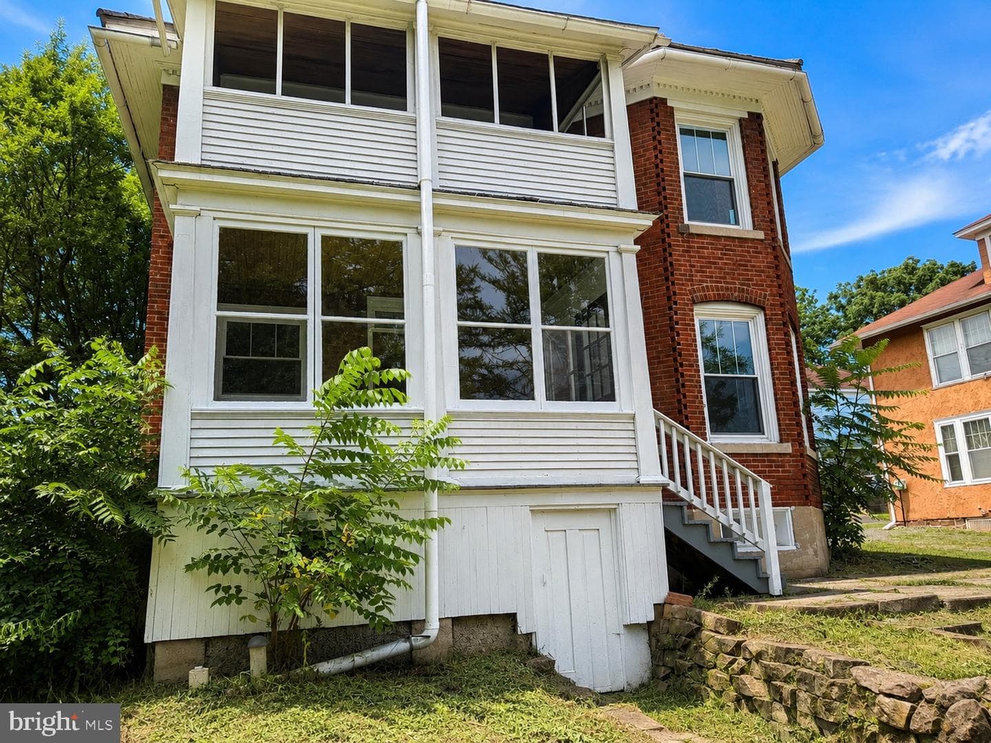 149 W Main photo 3