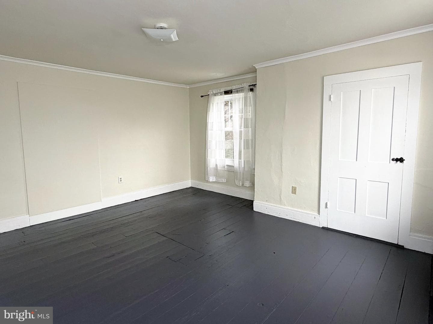 138 W Logan Street photo 22