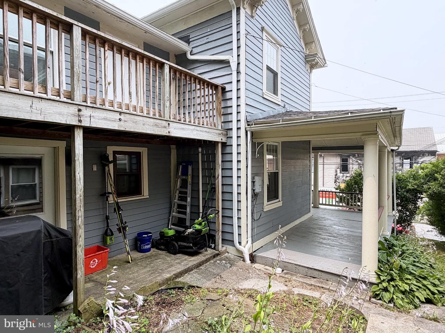 138 W Logan Street photo 36