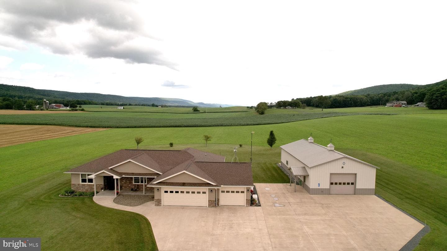 104 Take Off Drive photo 2