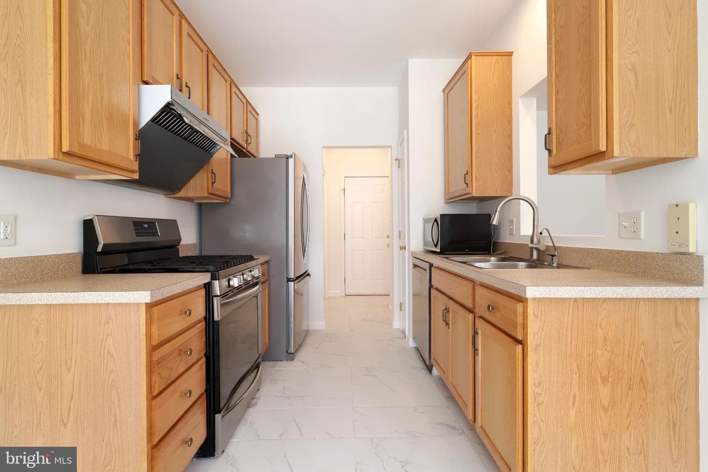 2320 Falconpointe Drive photo 4