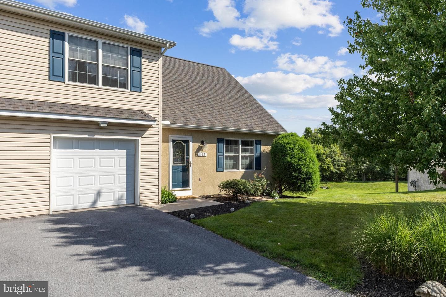 142 Faust Circle photo 2