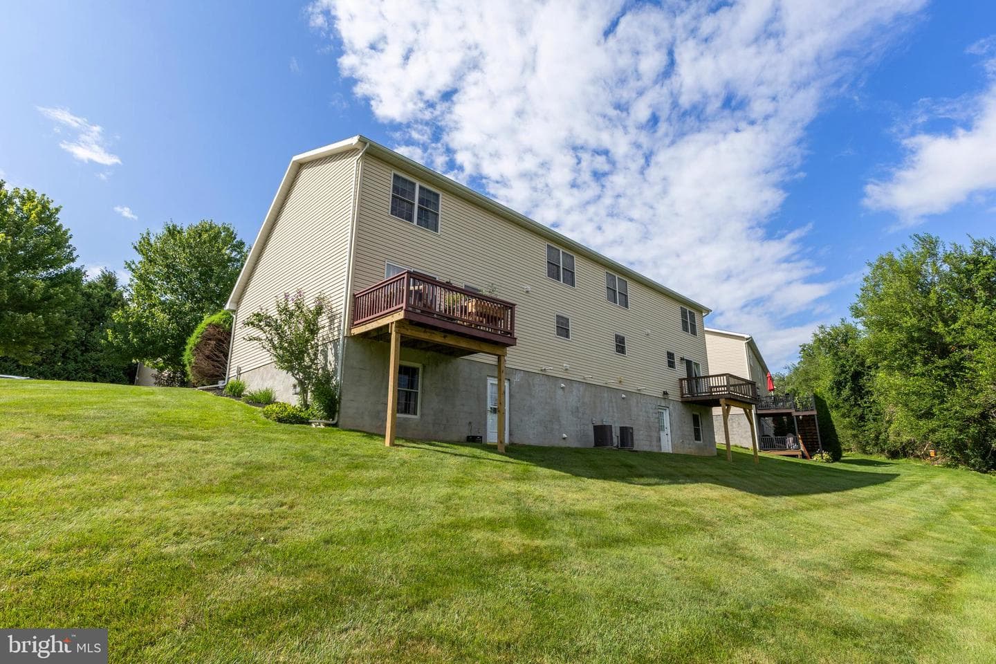 142 Faust Circle photo 40