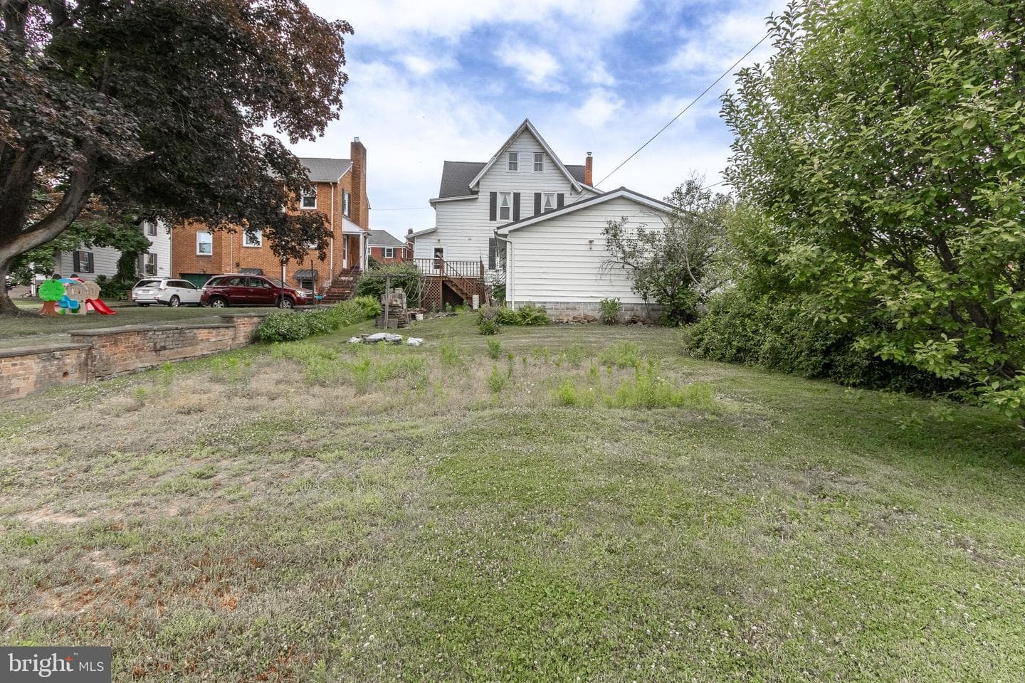 302 Fairview Street S photo 31