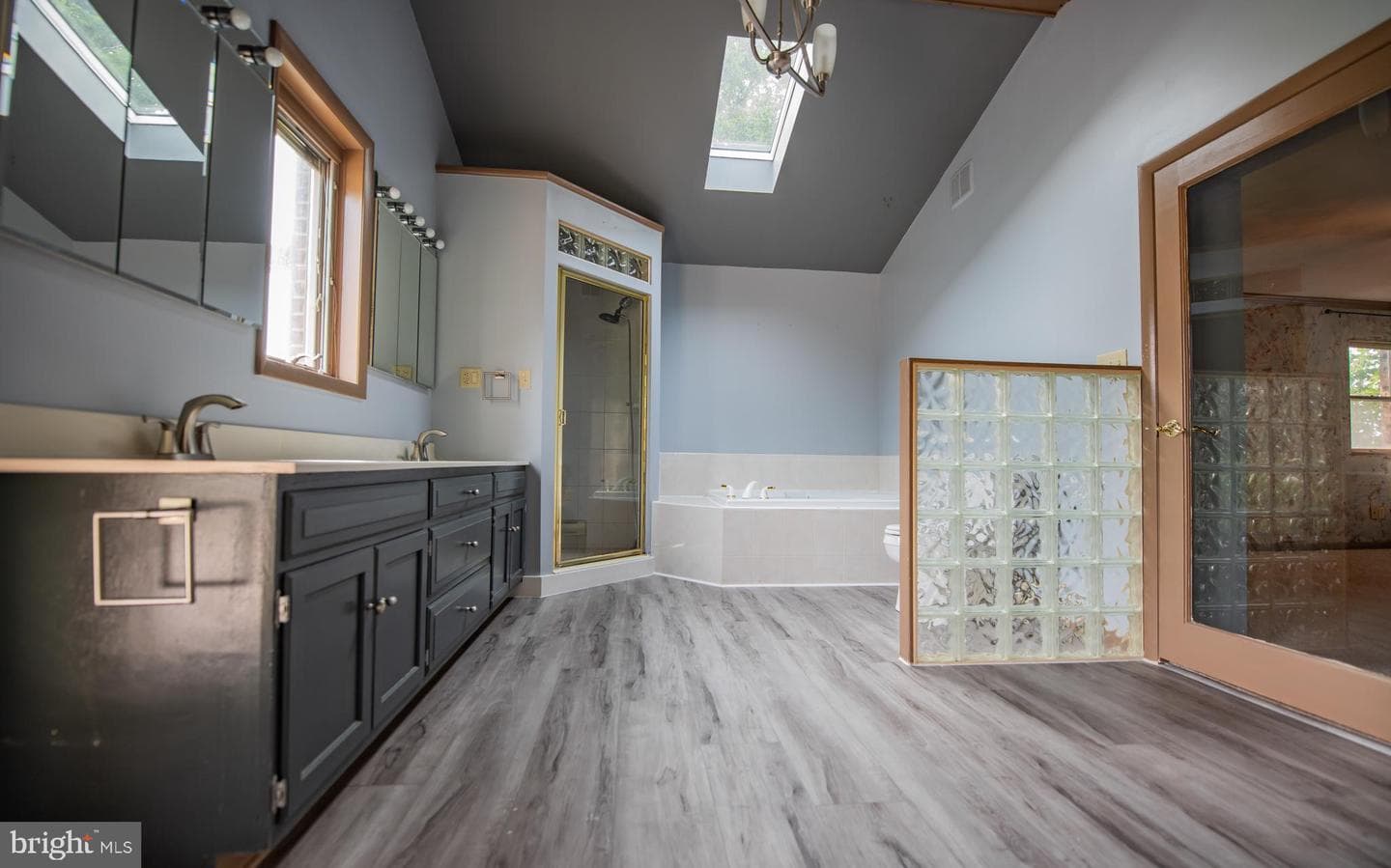 727 Ridge Road photo 32