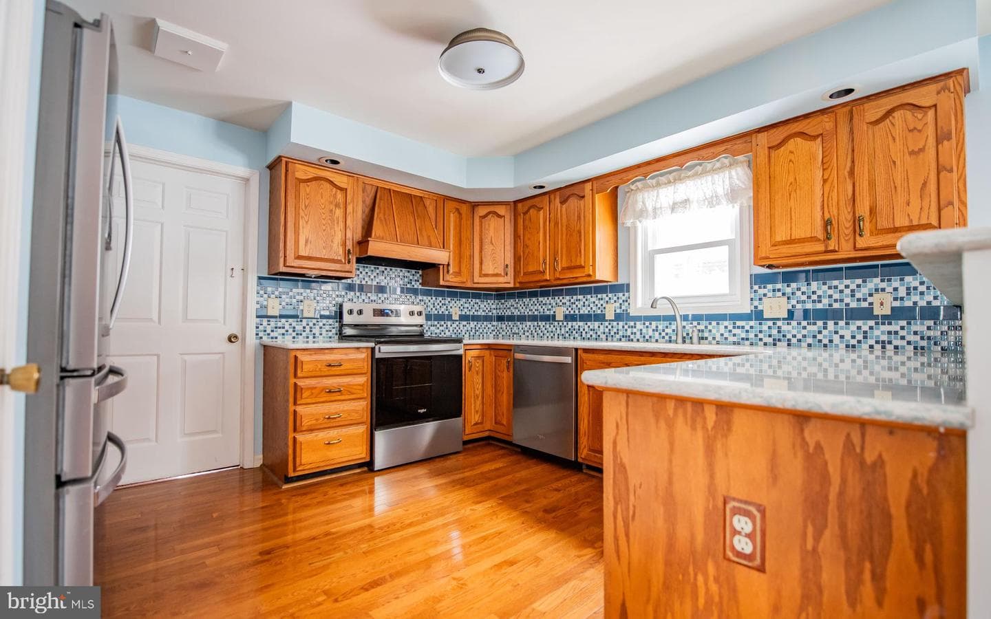 1094 Redwing Road photo 3