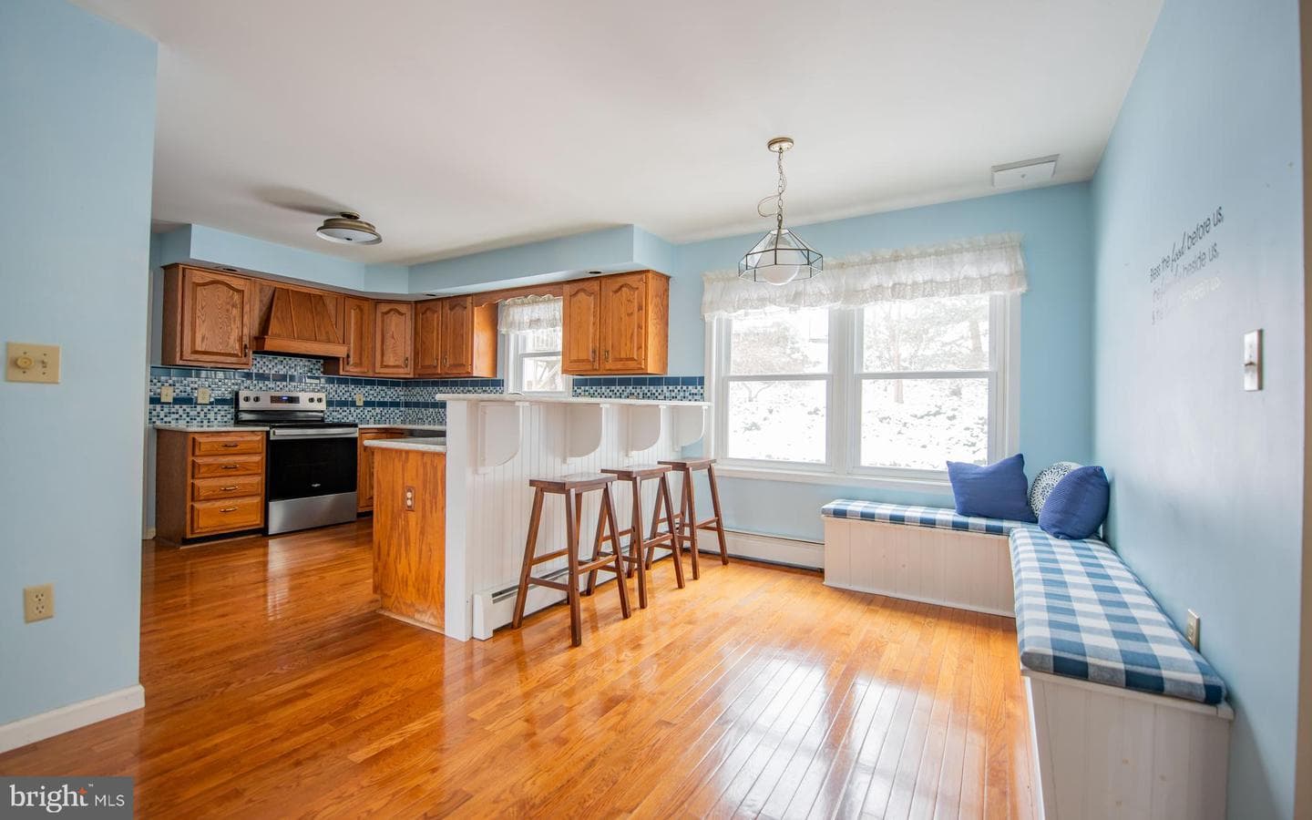 1094 Redwing Road photo 5