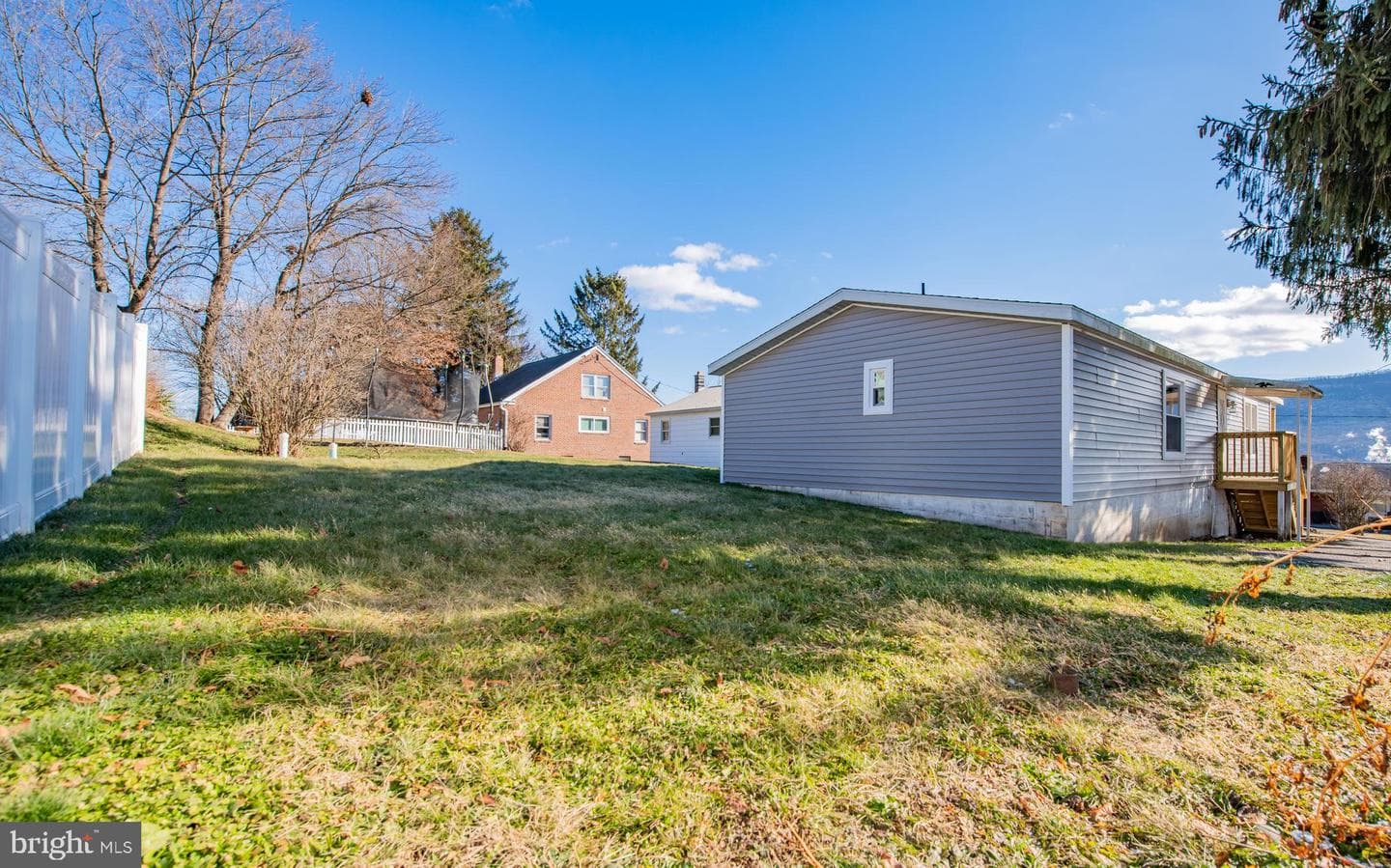 937 Center Street photo 19