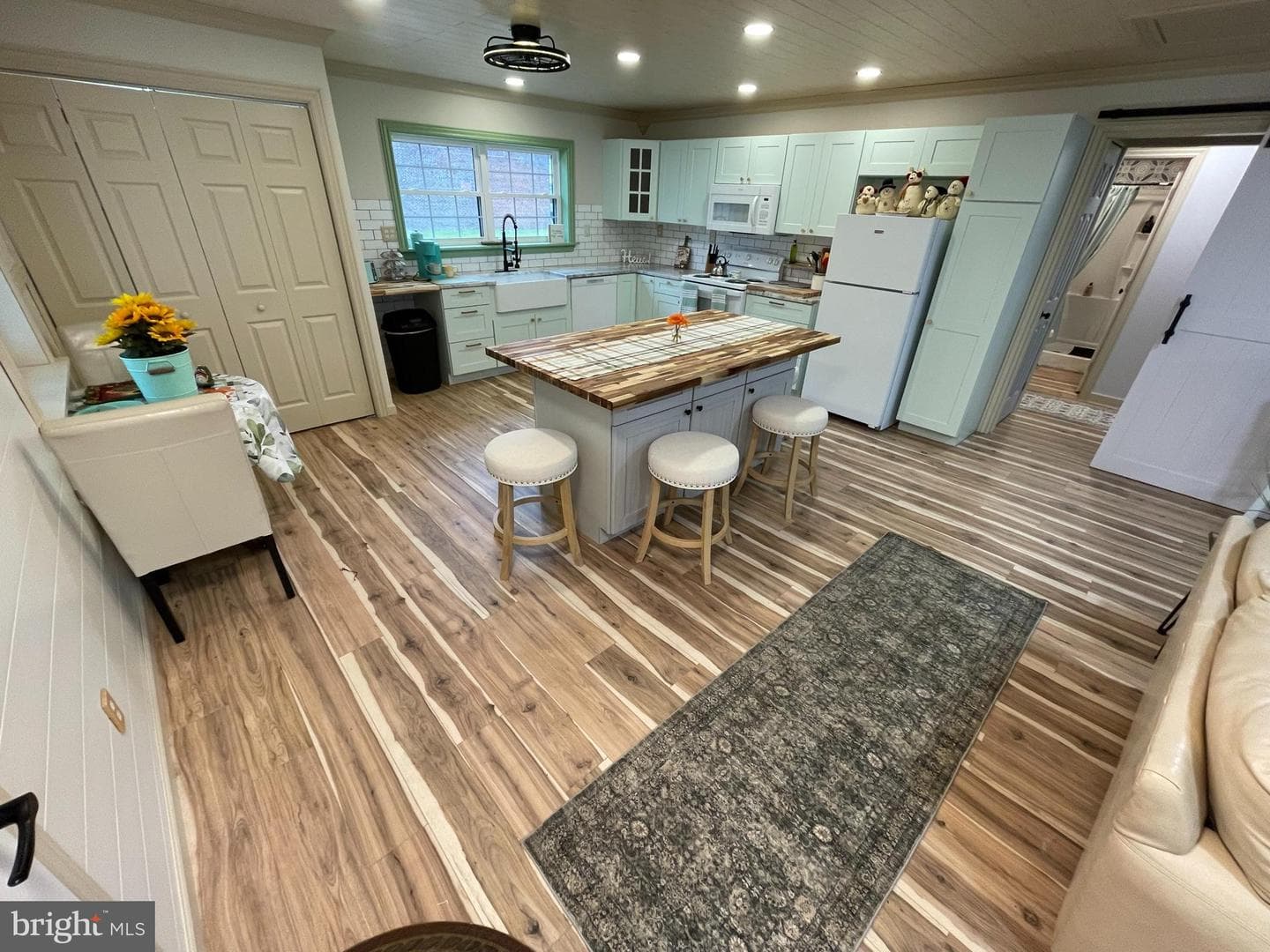 300 Erie Avenue photo 13