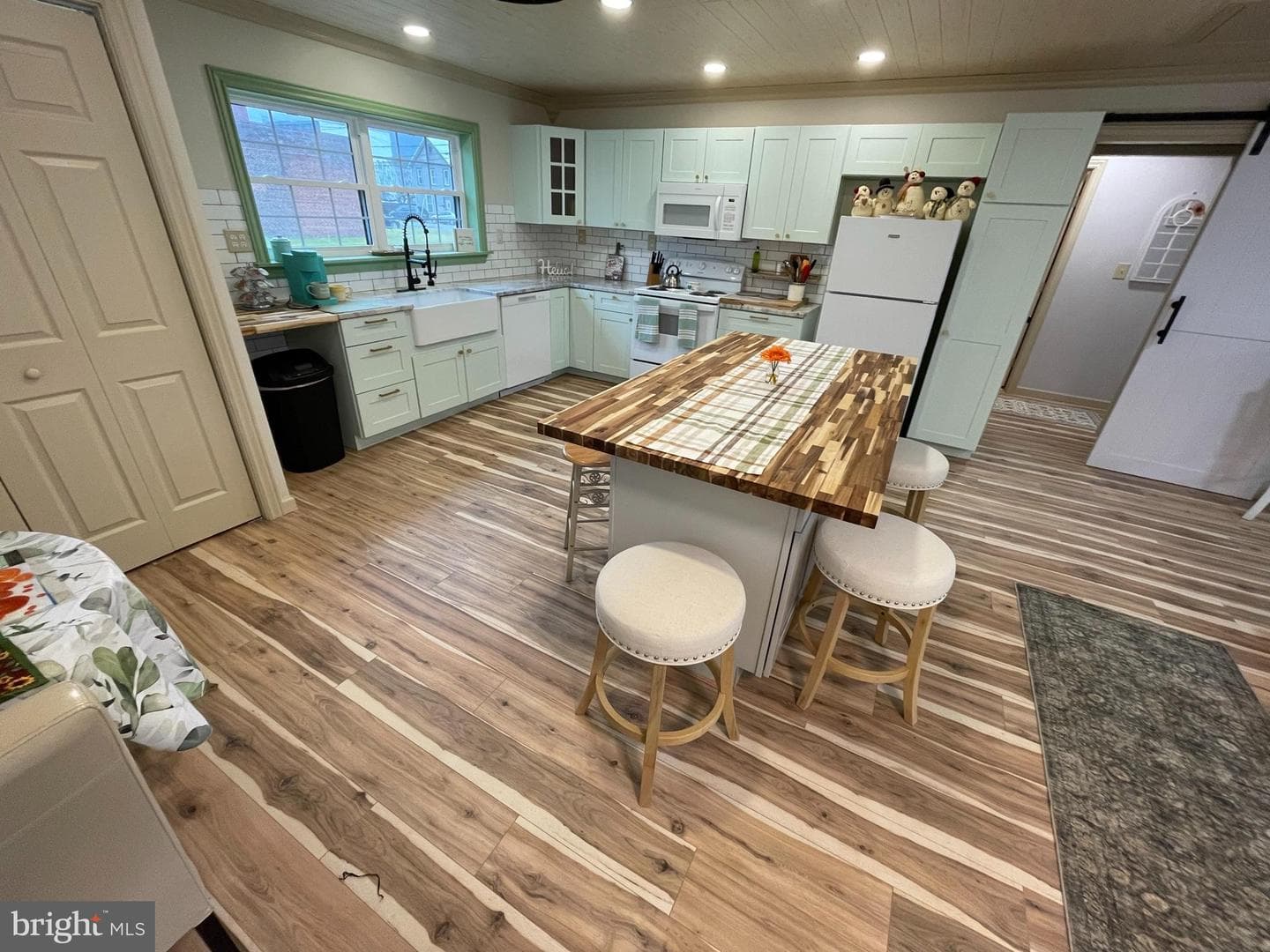 300 Erie Avenue photo 14