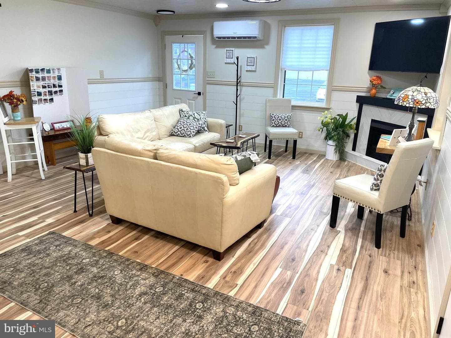300 Erie Avenue photo 3