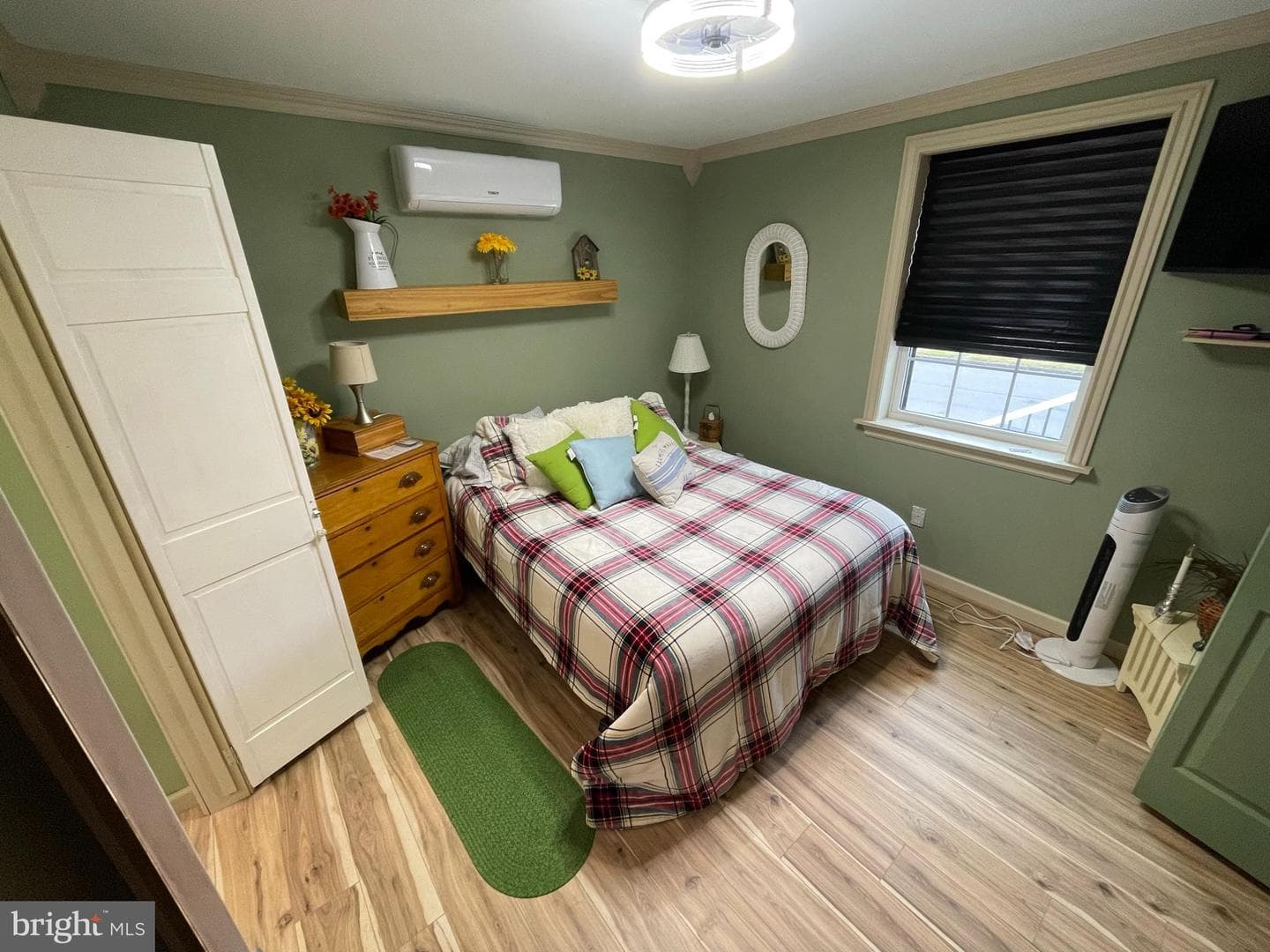 300 Erie Avenue photo 34