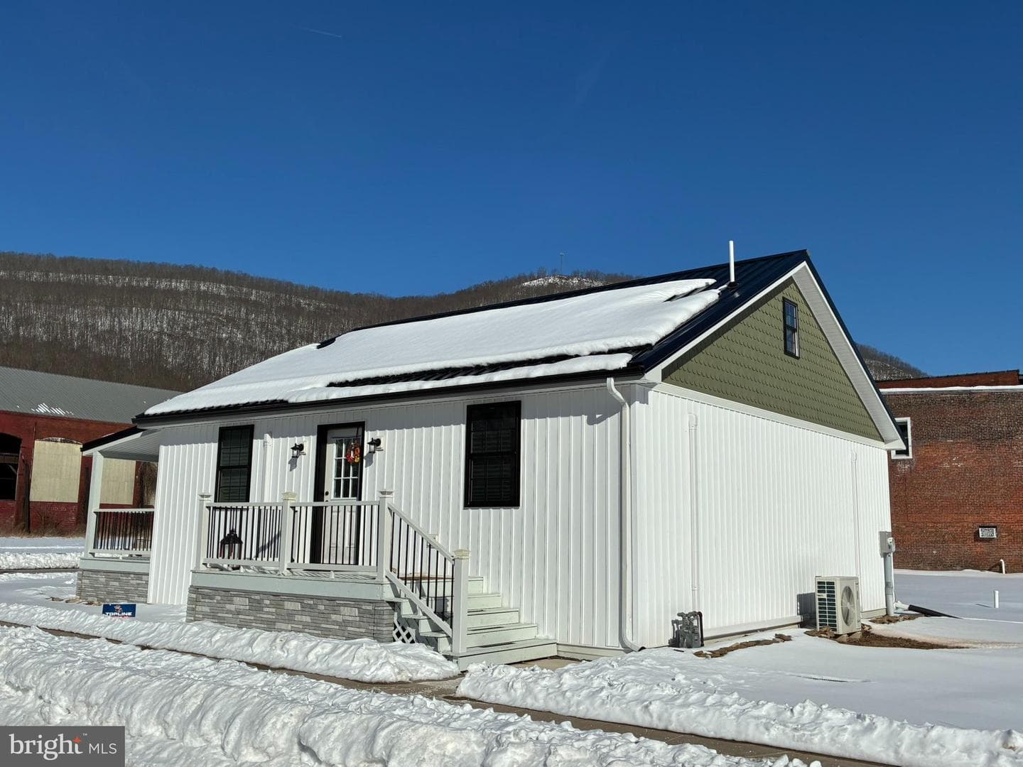 300 Erie Avenue photo 36