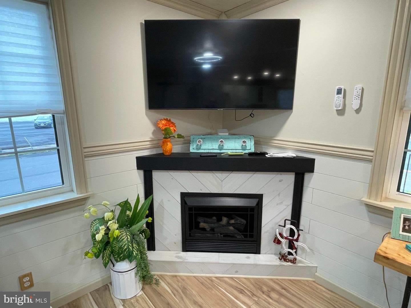 300 Erie Avenue photo 7