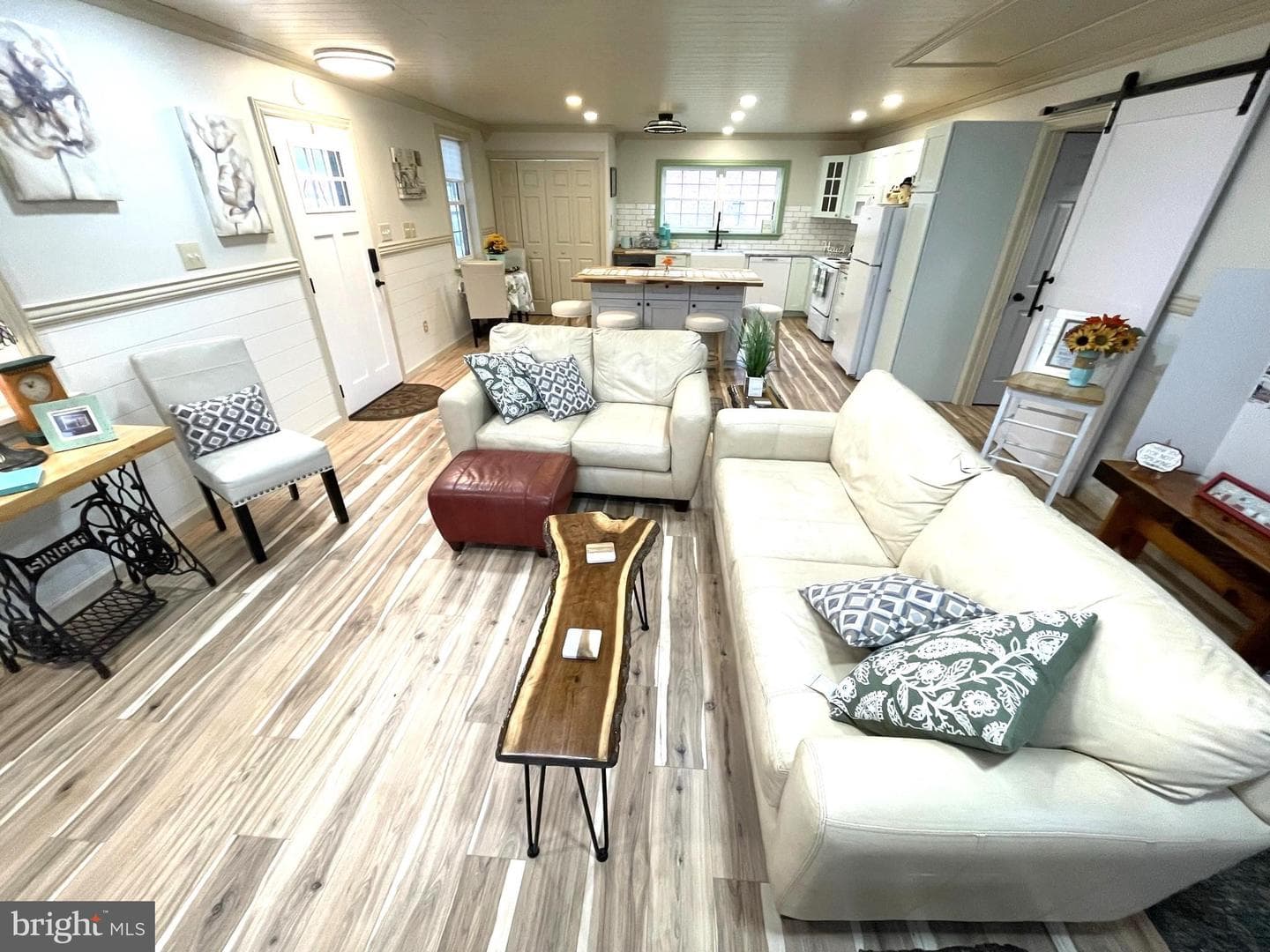 300 Erie Avenue photo 8