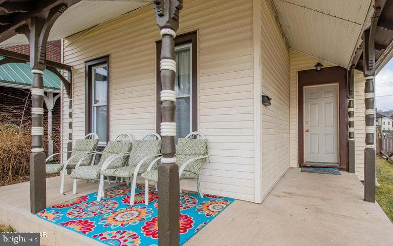 543 W Church Street photo 2