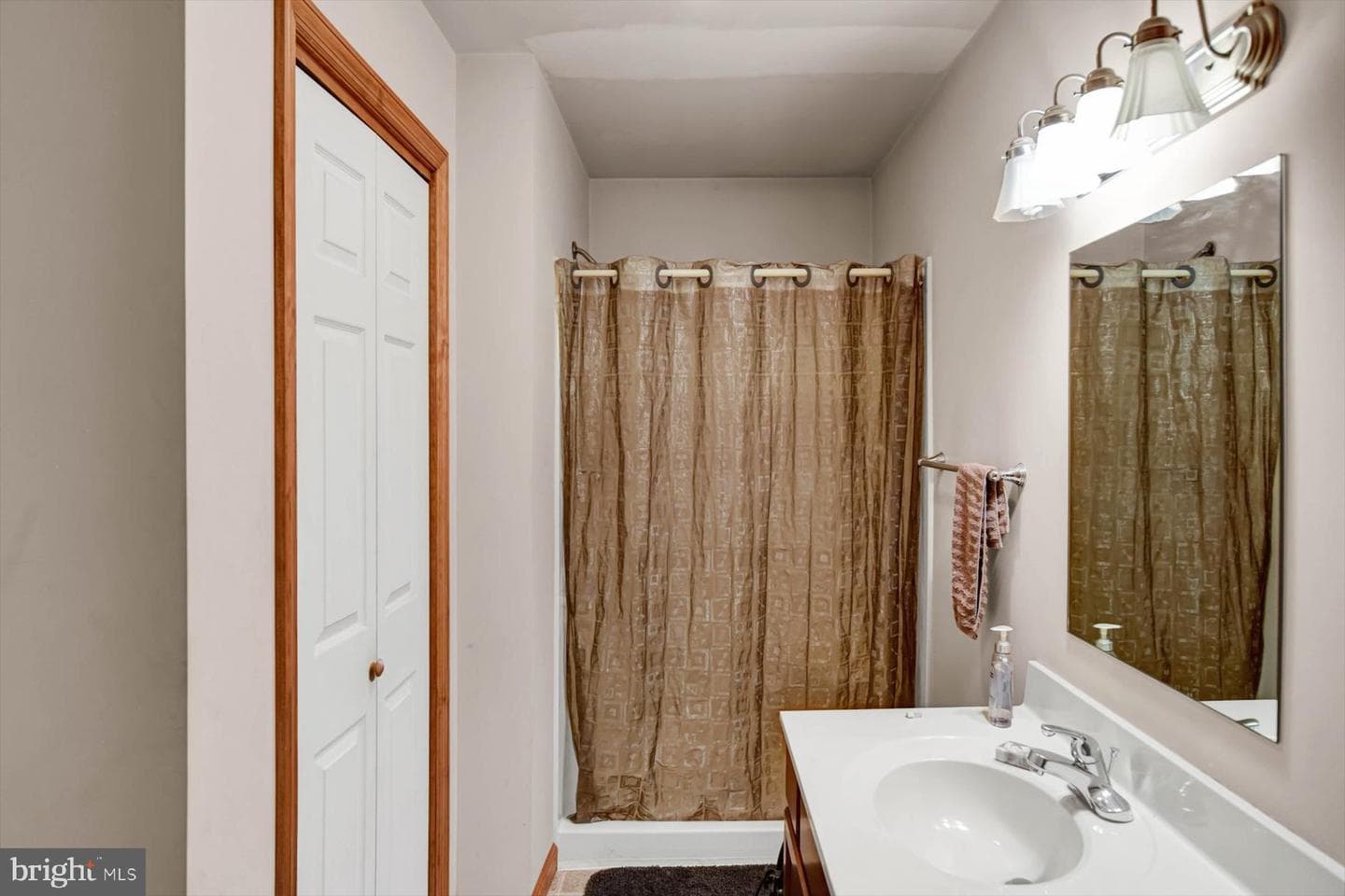 45 Laurel Lane photo 17