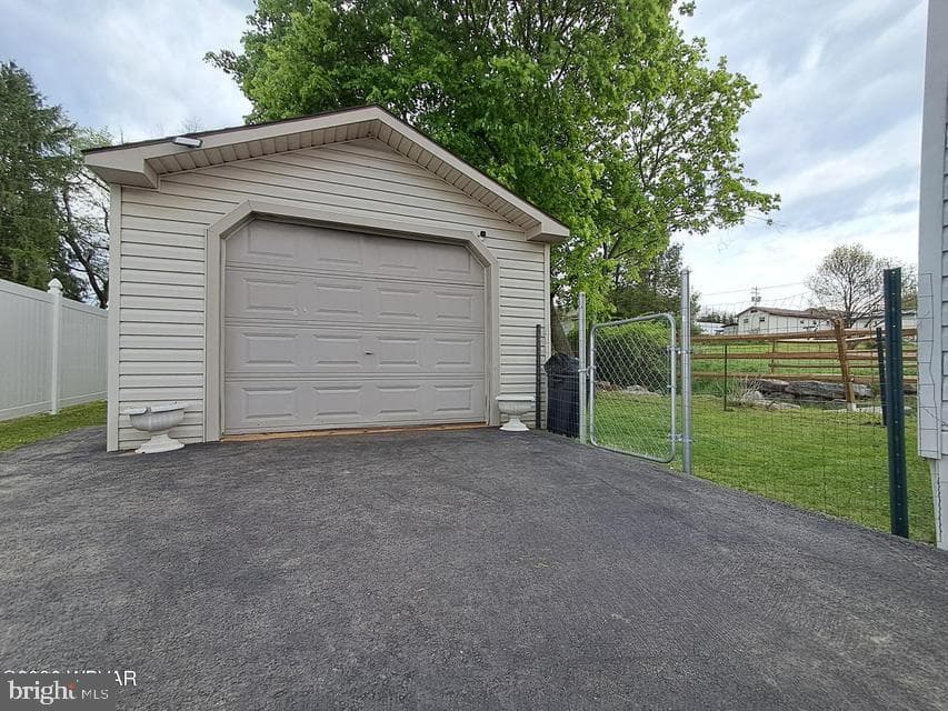 637 Woods Avenue photo 16
