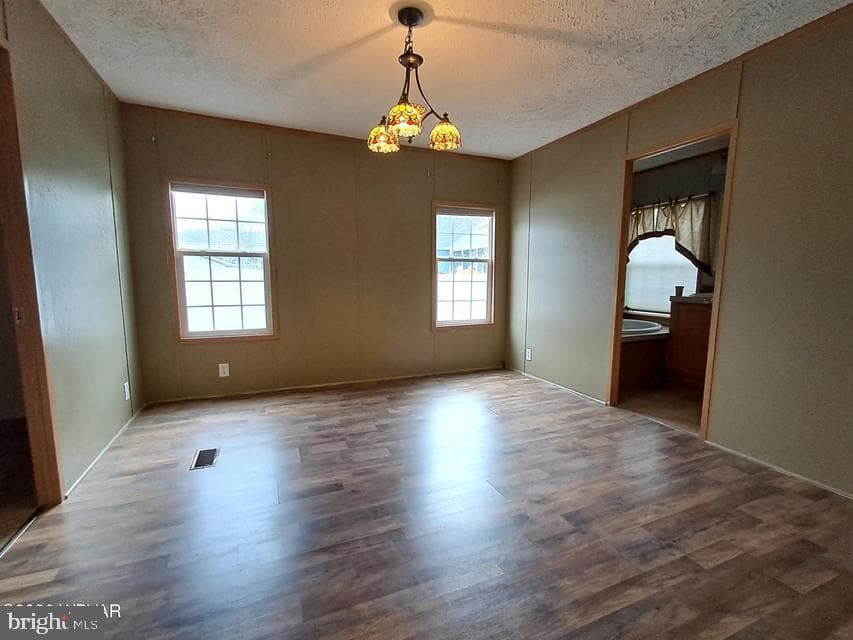 637 Woods Avenue photo 9