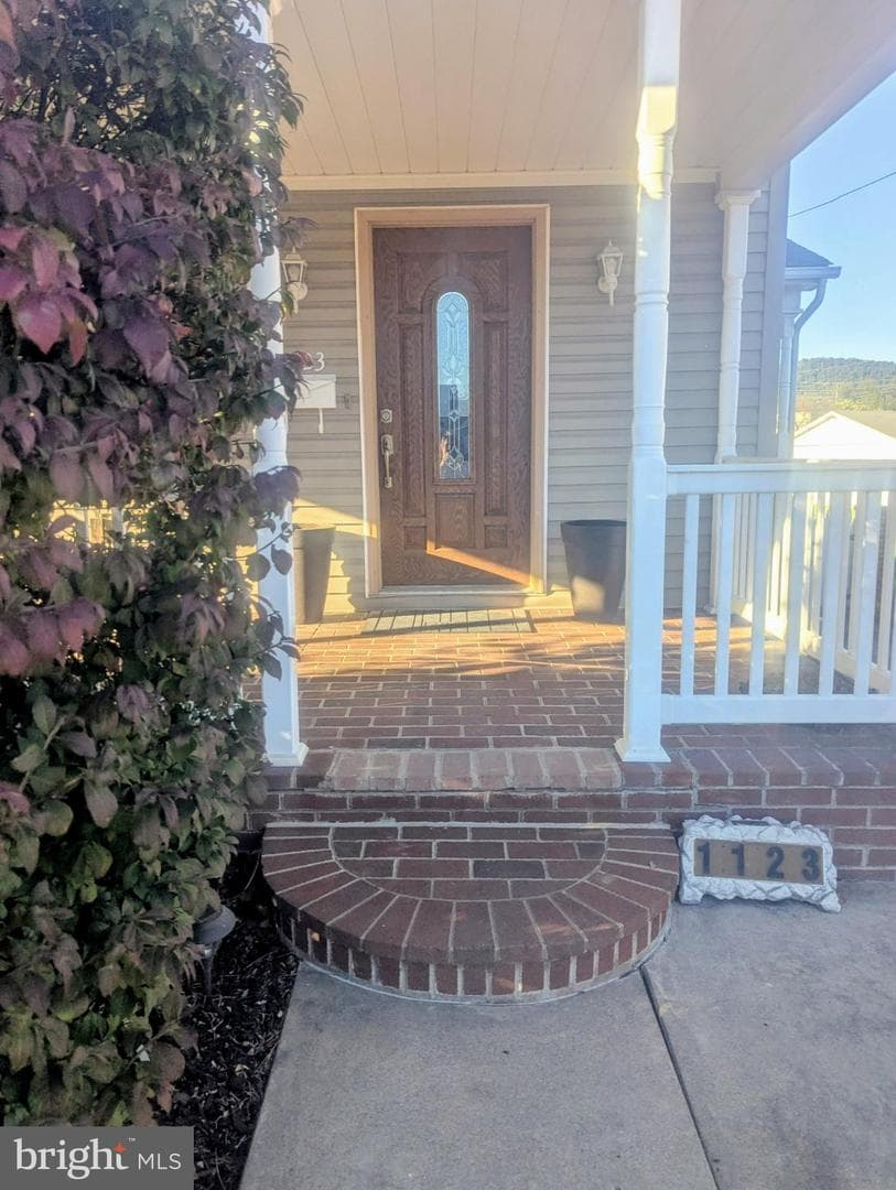 1123 4th Avenue photo 2