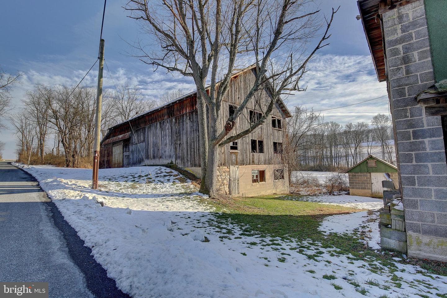 241 Earth Station Road photo 4