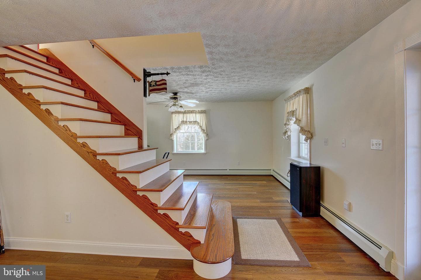 241 Earth Station Road photo 8