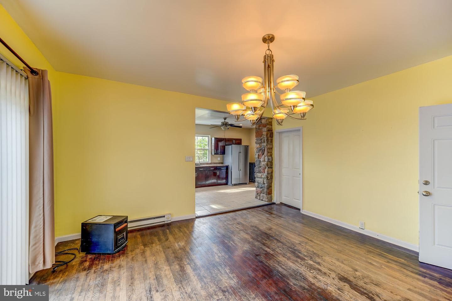 422 E 4th Street photo 14