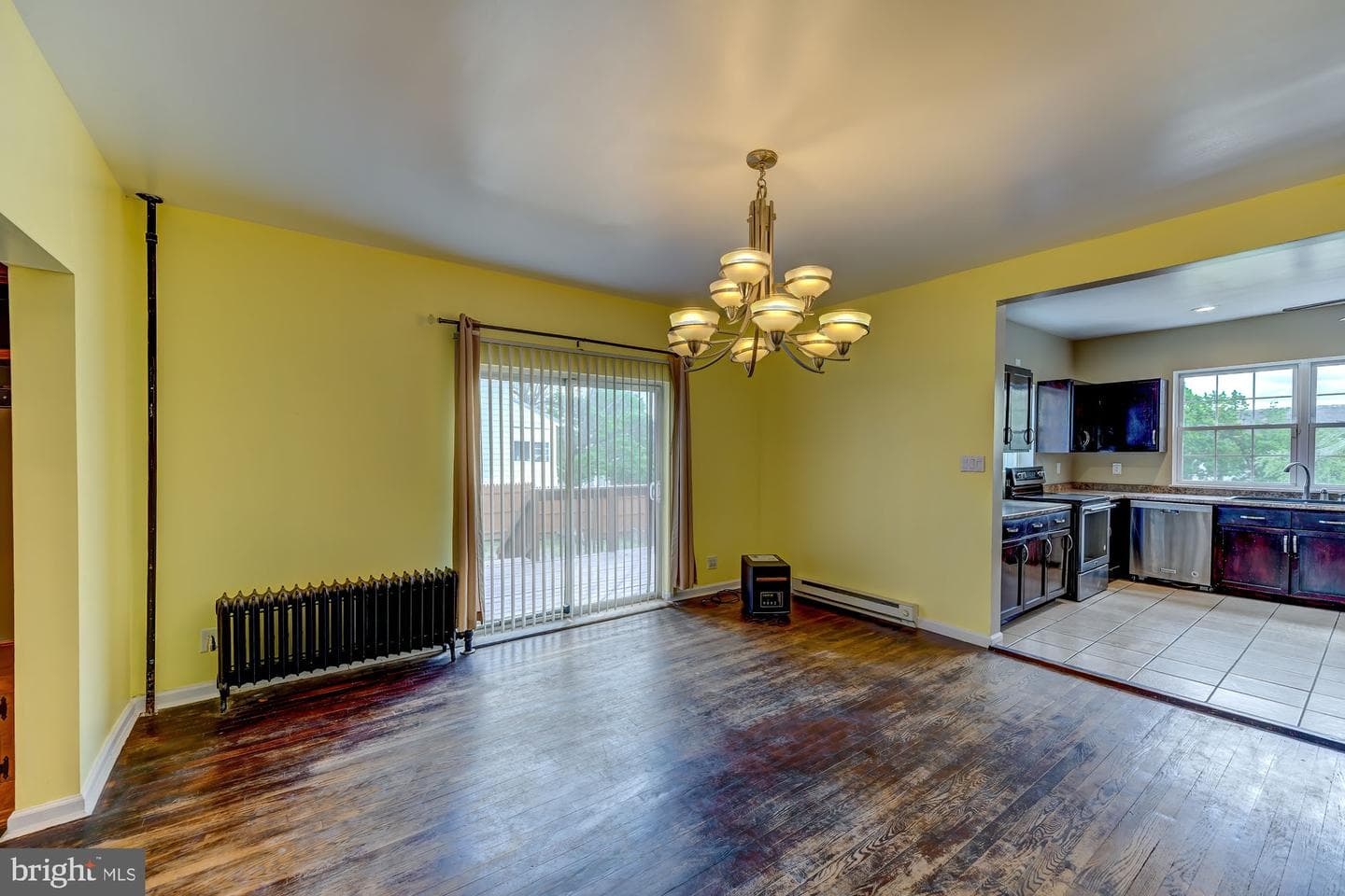 422 E 4th Street photo 15