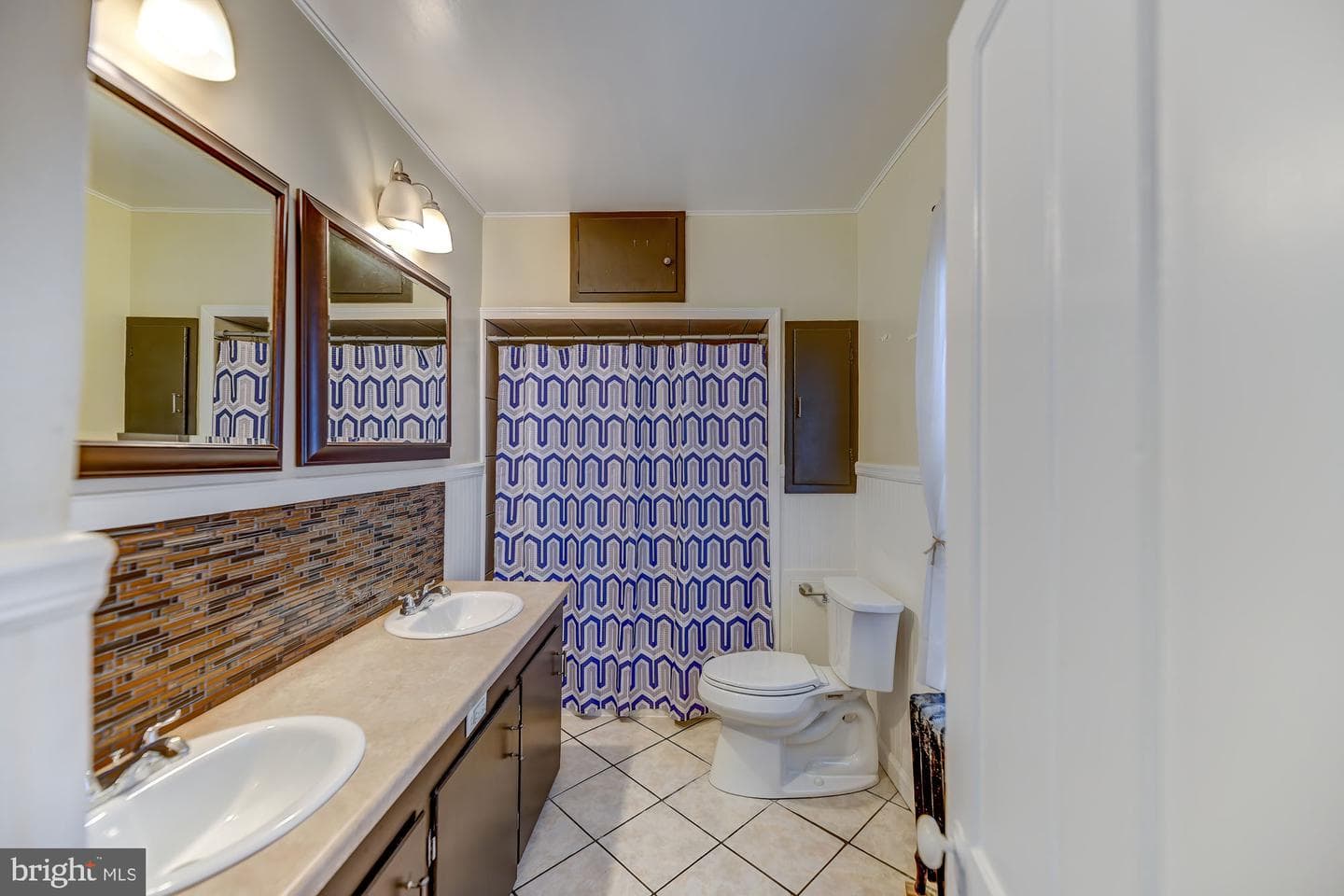 422 E 4th Street photo 21
