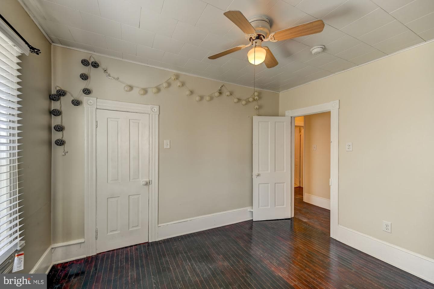 422 E 4th Street photo 26
