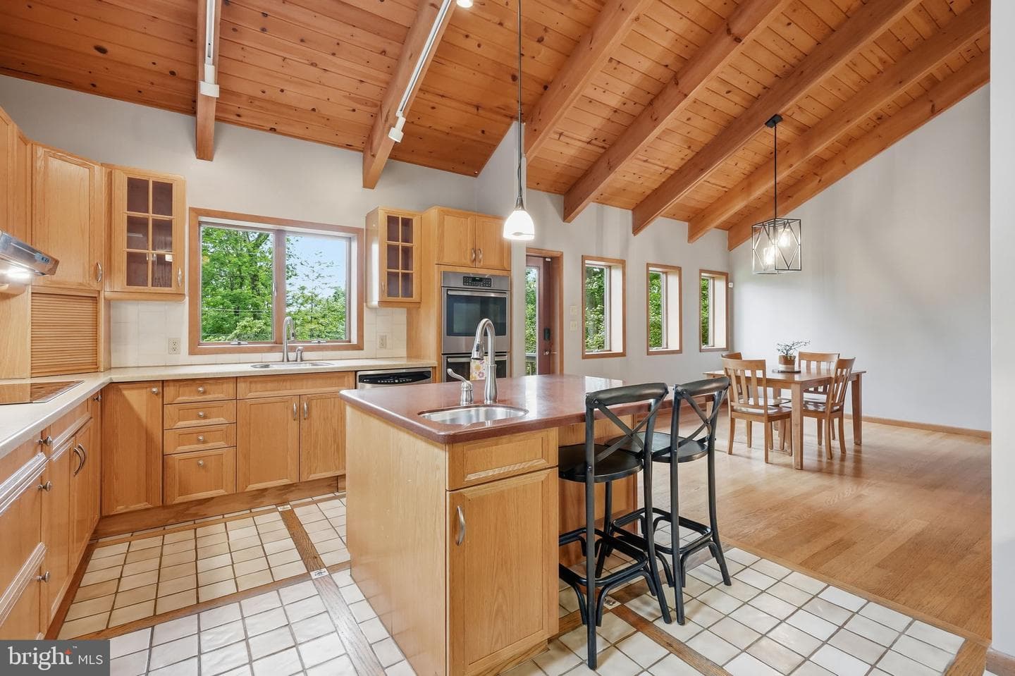 17 Maplewood Road photo 13