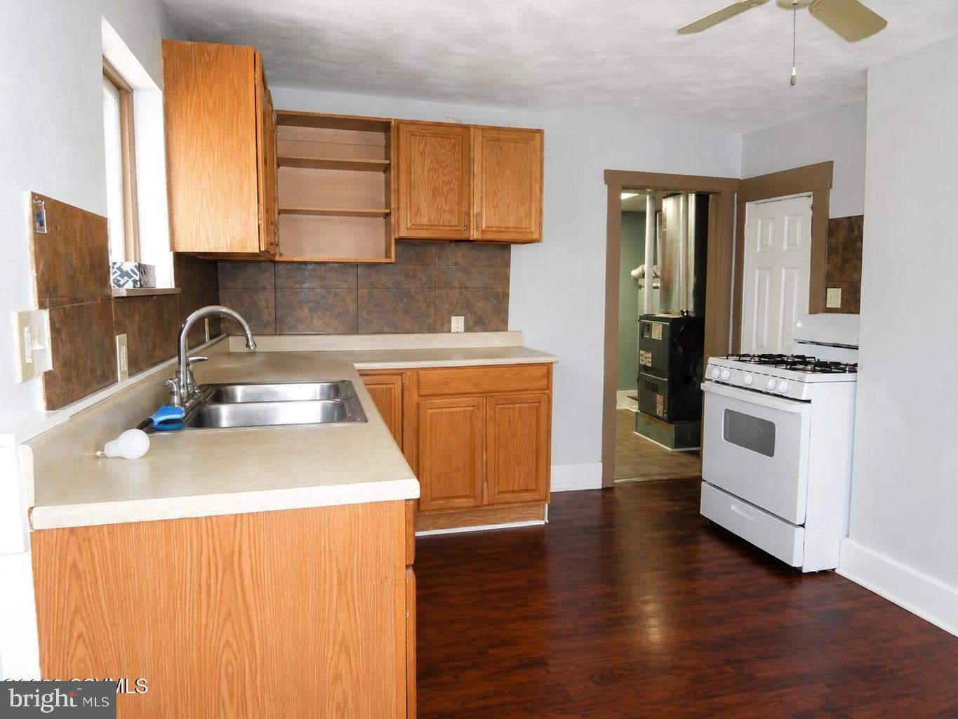 472 W 1st Street photo 6