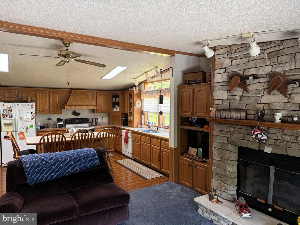 871 Hillcrest Drive photo 18