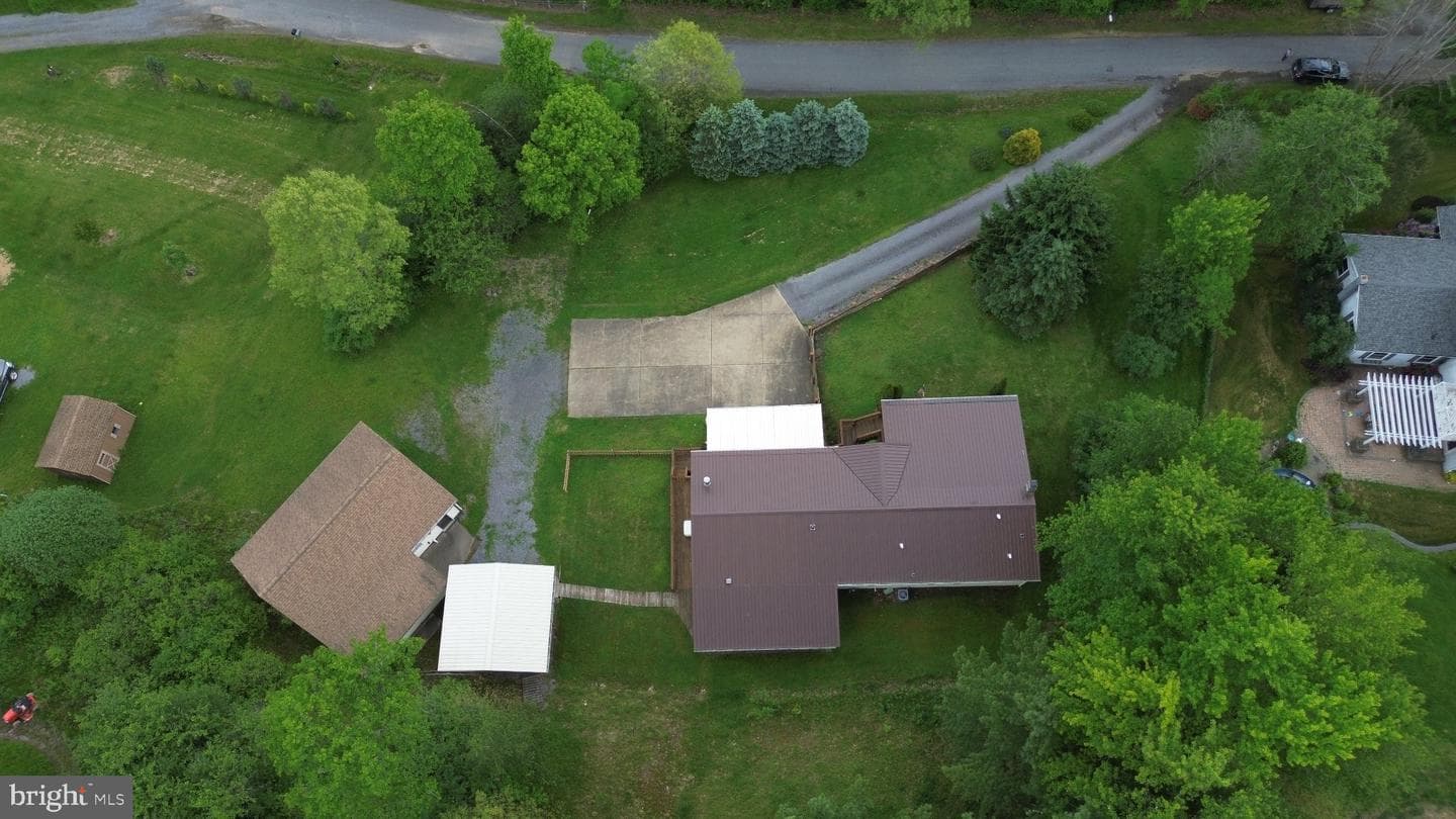 871 Hillcrest Drive photo 3