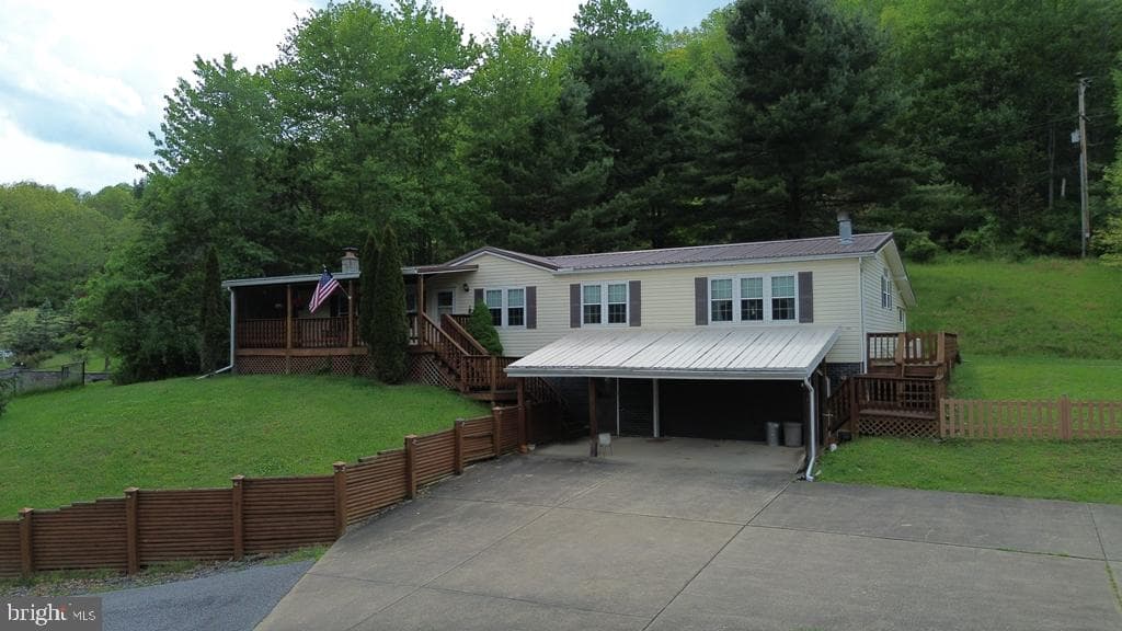 871 Hillcrest Drive photo 7